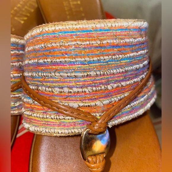 Italian Shoe Makers Soft Brown Leather Sandals Woven Metallic Rainbow Thong 9.5 - Picture 6 of 16